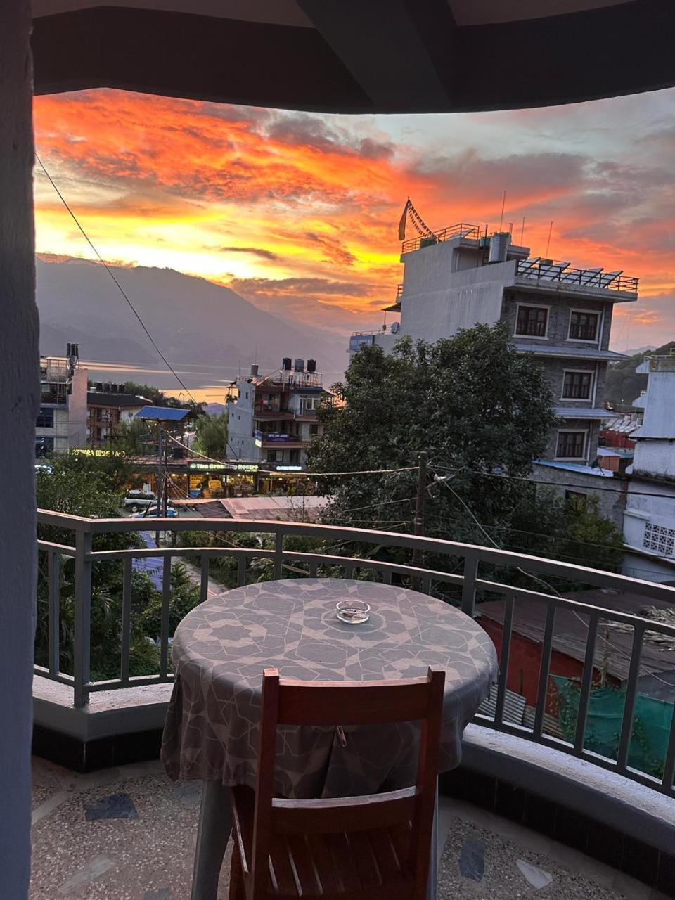 Hotel Harmony Pokhara Exterior foto